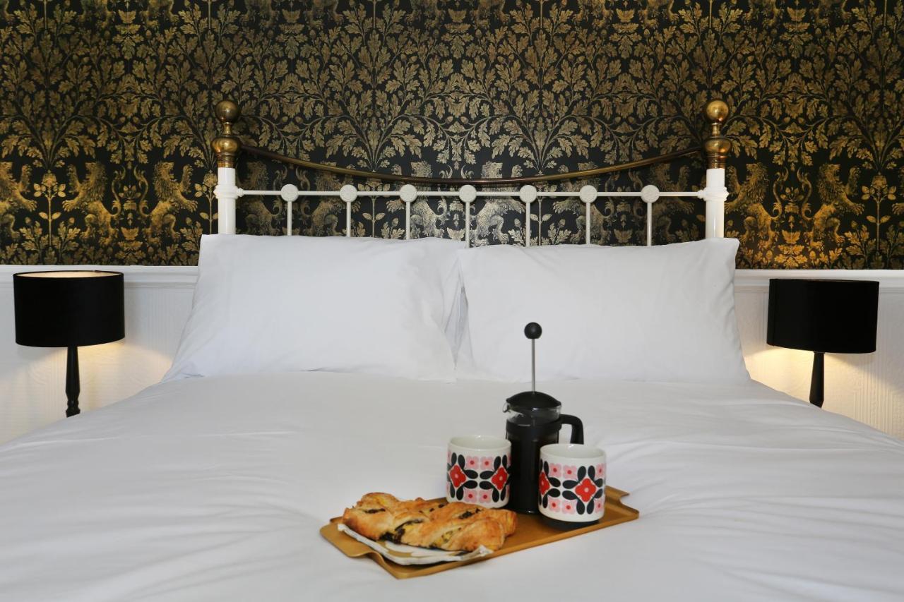 The Bishop And The Bison Bed & Breakfast York Exterior photo